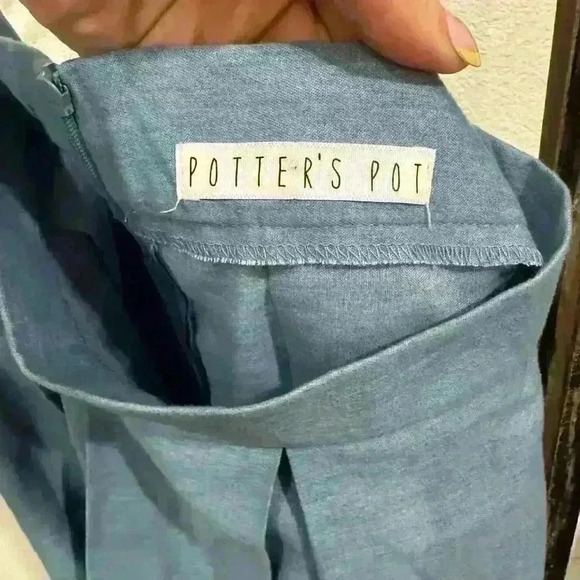 Potters Pot chambray with lace embellishments skirt - Picture 2 of 6